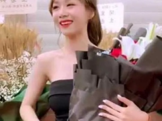 女网红慷慨回馈，粉丝齐心协力，共筑百万善举